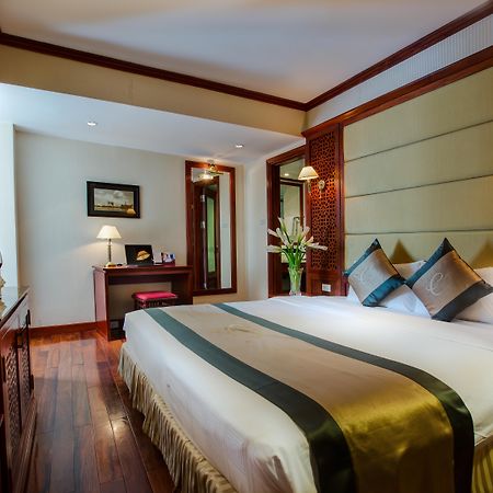 Conifer Boutique Hotel Ханой Екстериор снимка